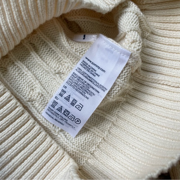 Tommy Hilfiger cable knit sweater small petite in white/cream - Picture 3 of 6